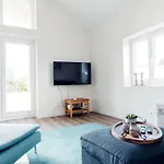 Loheide Modern Retreat